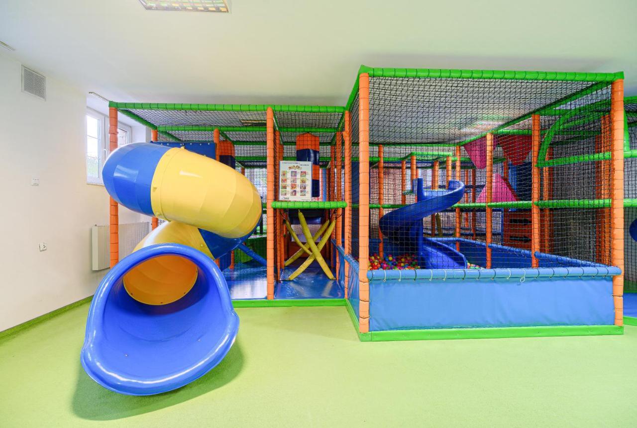 Hotel Antoni Tomaszów Lubelski エクステリア 写真