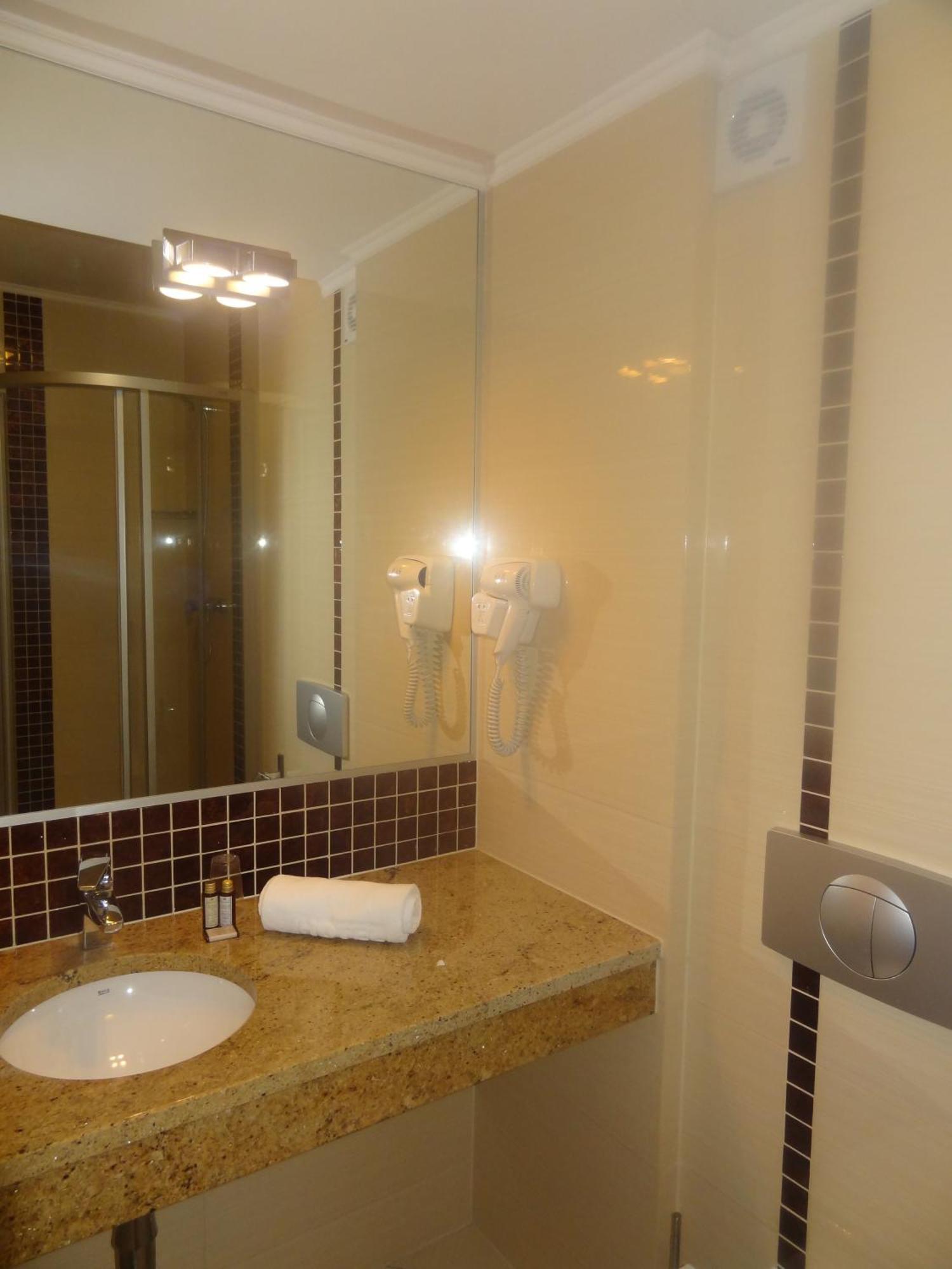 Hotel Antoni Tomaszów Lubelski エクステリア 写真