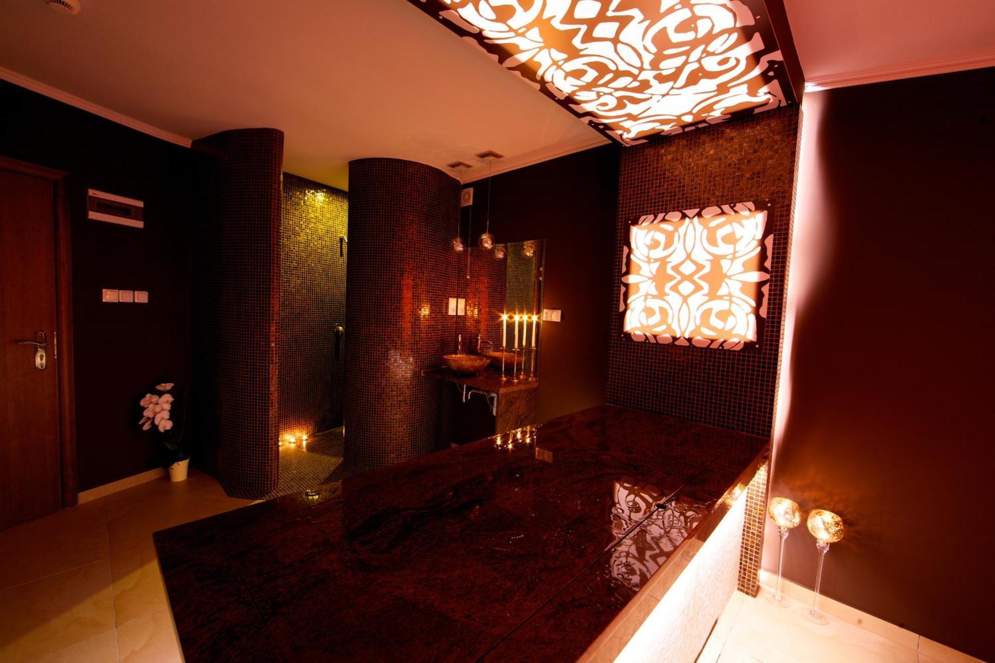 Hotel Antoni Tomaszów Lubelski エクステリア 写真