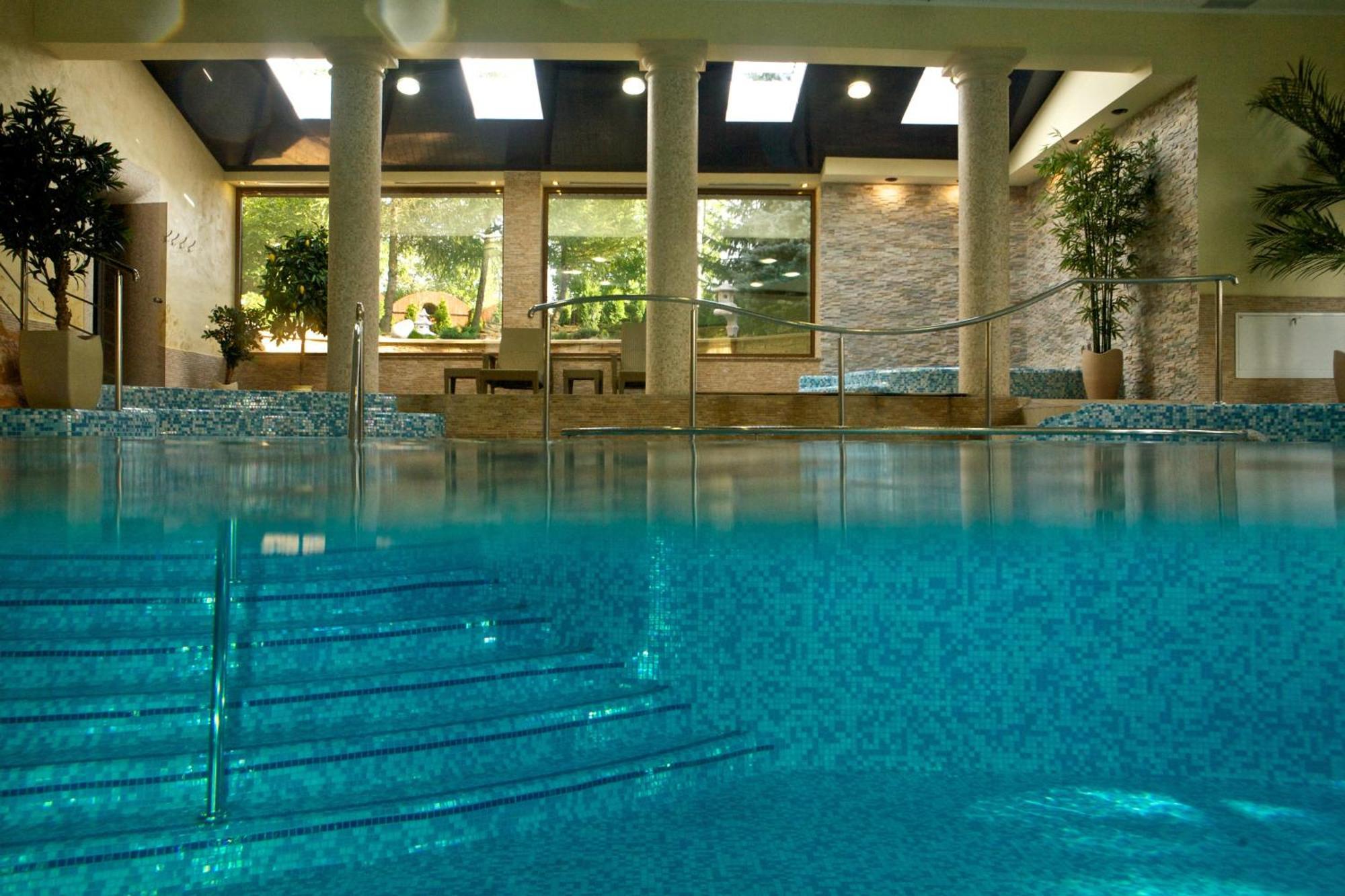 Hotel Antoni Tomaszów Lubelski エクステリア 写真