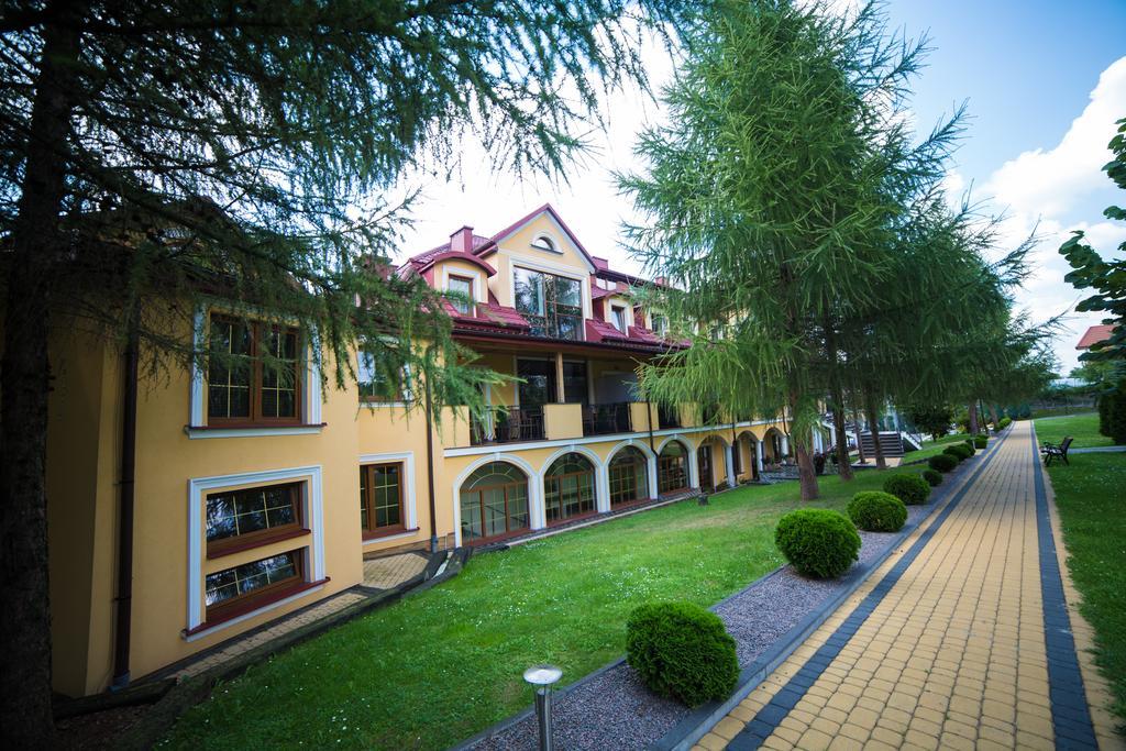 Hotel Antoni Tomaszów Lubelski エクステリア 写真